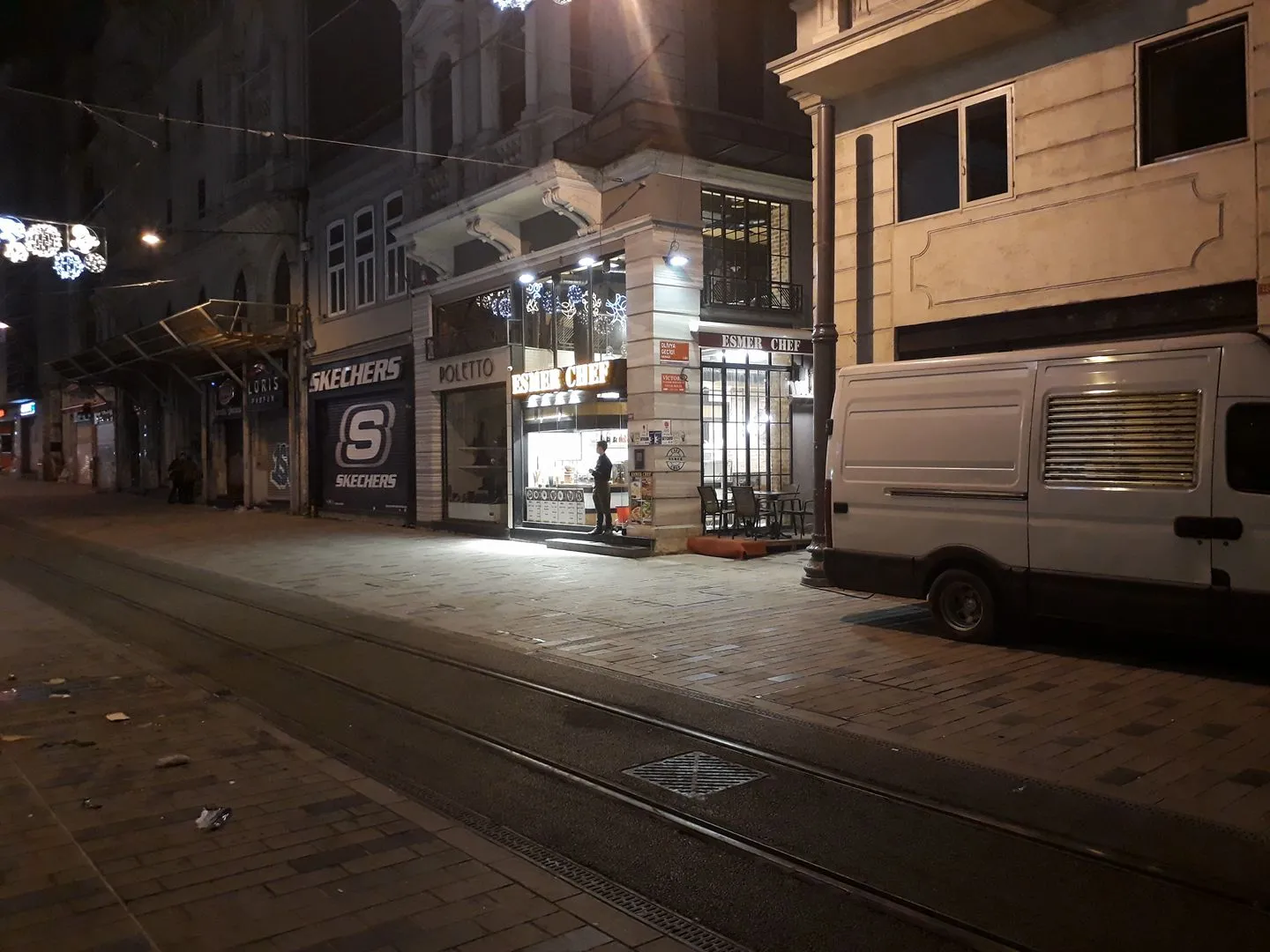 İstiklal Caddesi, Esmer Chef: Restoran